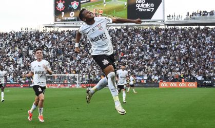 Com show de Wesley, Corinthians atropela Fluminense e vence primeira no Brasileirão