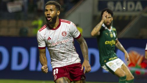 Wesley comemora o gol da vitória do Inter sobre o Palmeiras