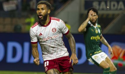 Wesley comemora o gol da vitória do Inter sobre o Palmeiras