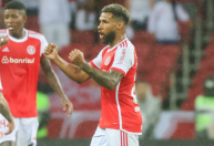 Internacional vence o Bahia de virada na estreia do Campeonato Brasileiro