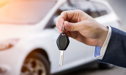 Como funciona e como assinar o serviço de carro por assinatura?