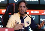 São Paulo corre para regularizar visto de novo treinador antes de jogo na Libertadores