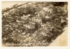 Imagem aérea da enchente de 1941 em Porto Alegre (RS) mostra como ficou a região central da cidade, especialmente as ruas dos Andradas, Riachuelo e Sete de Setembro