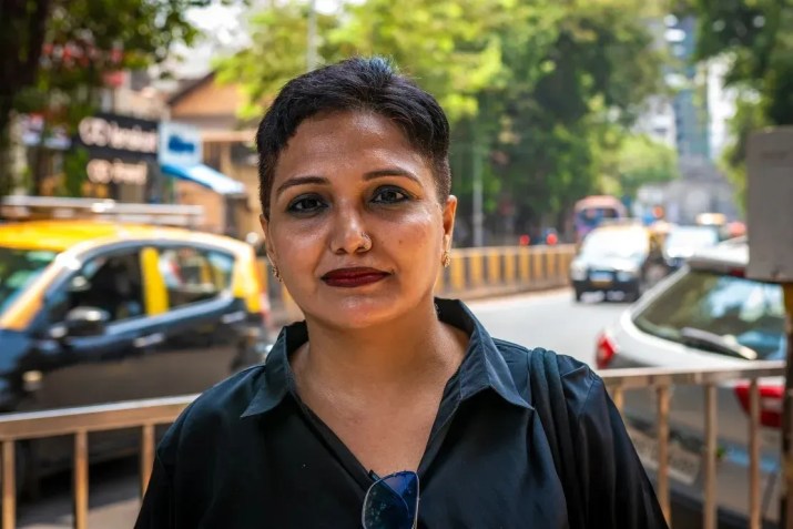 Rajani Bhat expressou seu apoio ao primeiro-ministro Narendra Modi durante uma entrevista à CNN em Mumbai, Índia, em 16 de abril de 2024 / Noemi Cassanelli/CNN