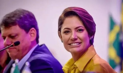 Tarcísio lidera presença digital; Michelle avança após fake news e polêmica