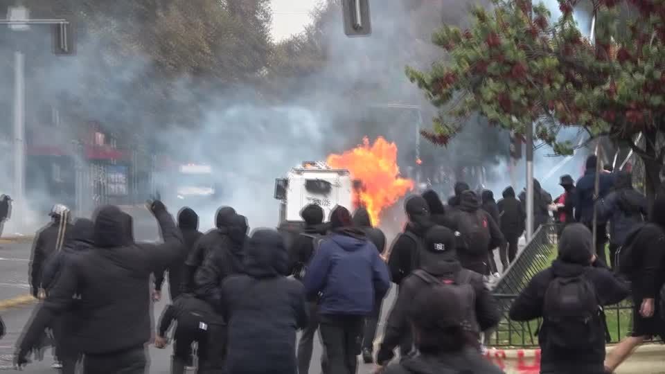 Manifestantes chilenos e polícia entram em confronto em comício do Dia do Trabalho