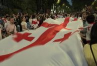 Polícia da Geórgia reprime manifestantes contrários à lei de “agentes estrangeiros”