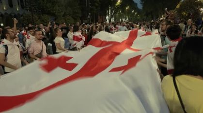 Cidadãos da Geórgia protestam contra lei de “agente estrangeiro"