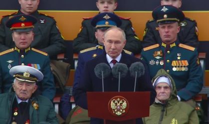 Visita de Putin amplia laços com o Vietnã e causa represália do Ocidente