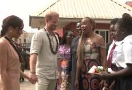 Príncipe Harry e Meghan Markle discutem saúde mental em viagem à Nigéria