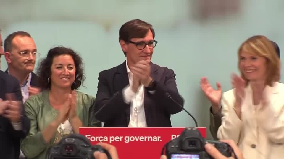Candidato do Socialistas da Catalunha, Salvador Illa, fala após vencer as eleições regionais