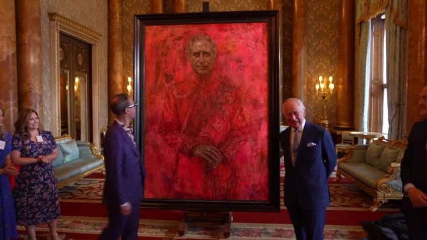 Rei Charles III recebe retrato oficial em Londres • Royal Pool