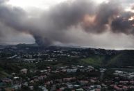 França declara estado de emergência em ilha atingida por onda de violência