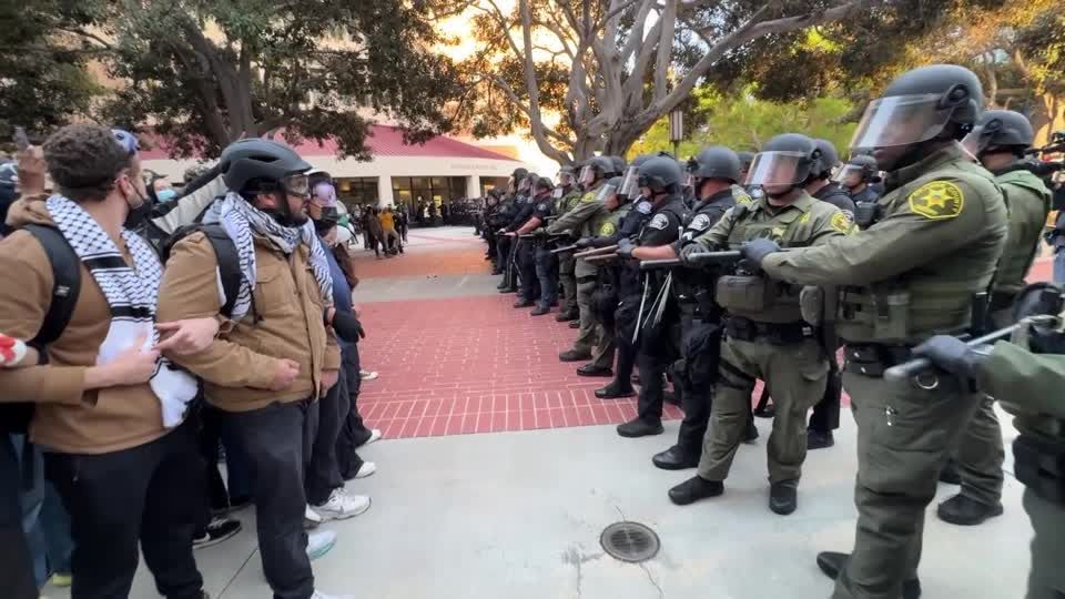 Police eject Pro-Palestinian protesters from UC, Irvine encampment