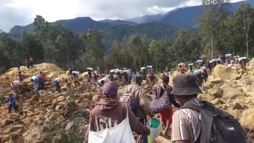 Os esforços de resgate continuam em uma vila remota de Papua-Nova Guiné após um enorme deslizamento de terra. ONU estima 670 mortos. / Reuters