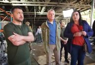 Zelensky visita Kharkiv em sinal de apoio após ataques da Rússia