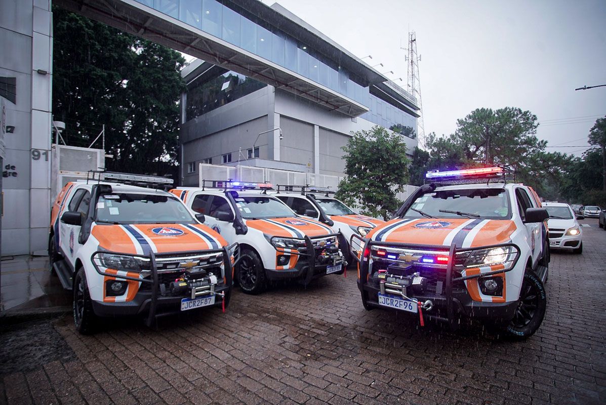 Chevrolet S10 da Defesa Civil: veículo especializado em operações em áreas inundadas
