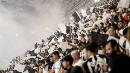 Torcedores do Atlético-MG lotam as arquibancadas em jogo na Arena MRV