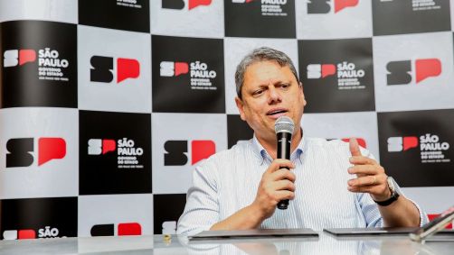 Governador de São Paulo, Tarcísio de Freitas (Republicanos), em entrevista coletiva em Santos (SP), em 3 de maio de 2024