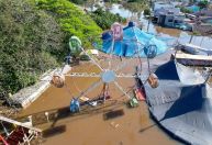 Enchente no RS: parque de diversões fica embaixo d'água em Canoas; veja como ficou