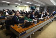 Proposta busca obrigar operadoras a oferecer planos de saúde individuais a clientes