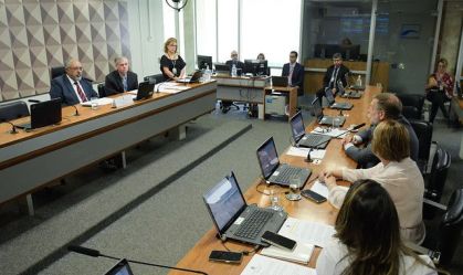Segunda via da certidão de nascimento poderá ser gratuita; texto avança no Senado