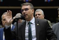 Privatização das praias: Flávio Bolsonaro decide alterar PEC