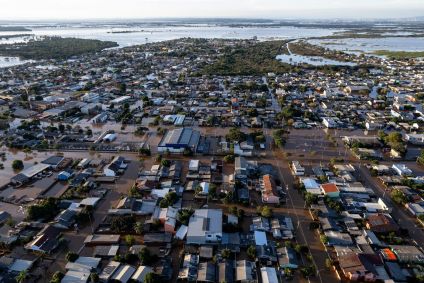 Imagem aérea da cidade de Eldorado do Sul, na região metropolitana de Porto Alegre, durante a enchente no Rio Grande do Sul