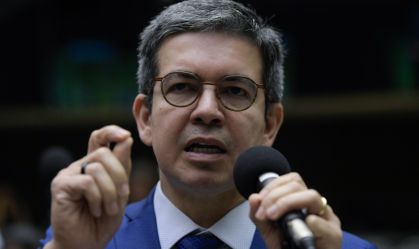 Governo quer enviar MP para evitar subida na conta de luz nos próximos dias