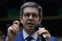 Governo quer enviar MP para evitar subida na conta de luz nos próximos dias