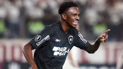 Jeffinho comemora gol sobre o Universitario pela Libertadores