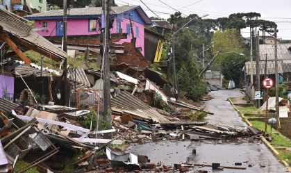 Rua destruída pela chuva em Gramado (RS)