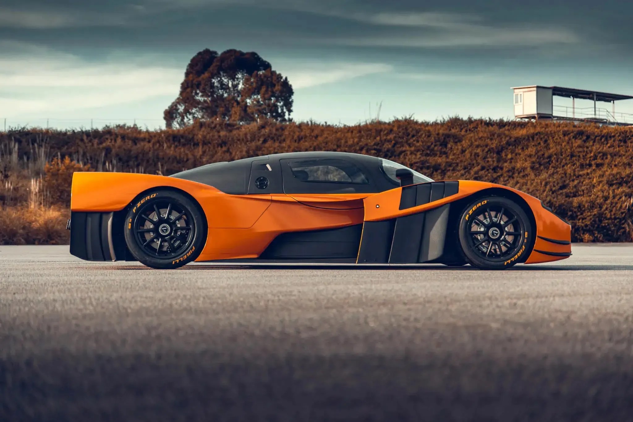 Adamastor Furia é o primeiro supercarro português e tem motor V6