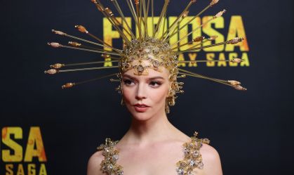 Web reage ao look de Anya Taylor-Joy na première de "Furiosa" na Austrália