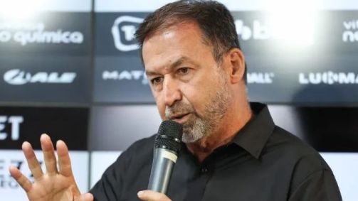 Benja afirma que Augusto Melo está com os dias contados no Corinthians