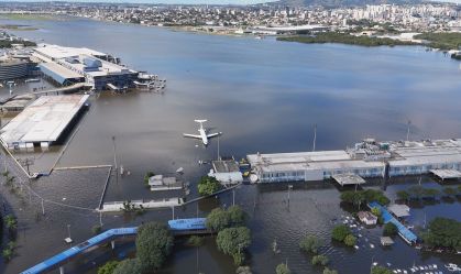 Com 1.000 km de ruas destruídas, Porto Alegre prevê R$ 100 milhões para limpeza, diz prefeito
