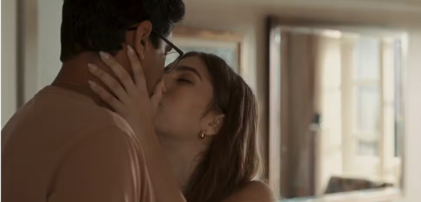 Buba e Guto dão o primeiro beijo e são flagrados