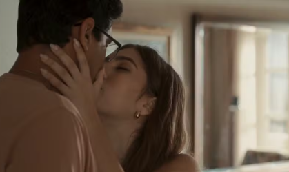 "Renascer": após noitada, Buba e José Augusto se beijam; veja como será