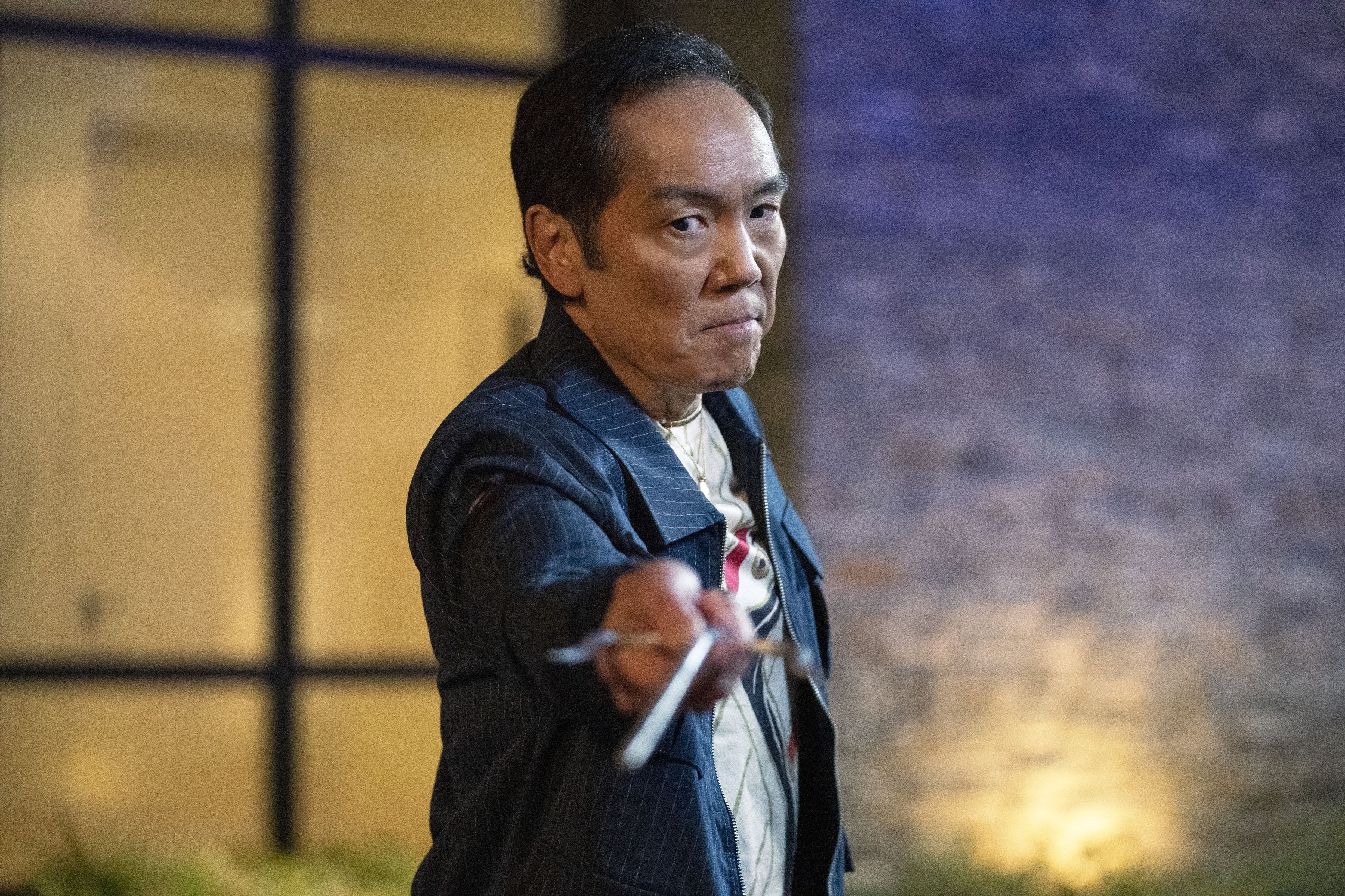 Yuji Okumoto como Chozen Toguchi no episódio 510 de Cobra Kai / Curtis Bonds Baker/Netflix