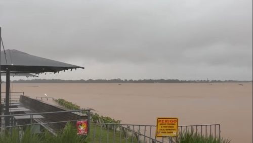 Rio Guaíba, em Porto Alegre (RS)