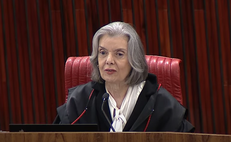 A ministra Cármen Lúcia foi eleita presidente do TSE