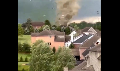 Vídeo: Tornado arranca teto de igreja durante culto na Pensilvânia, nos EUA