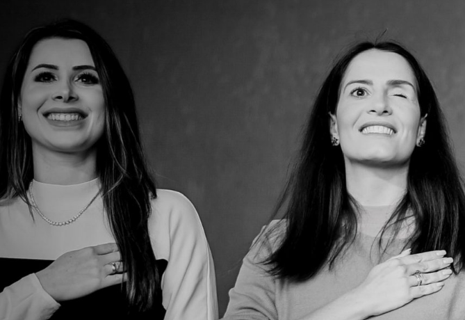 As deputadas Carol de Toni e Amália Barros