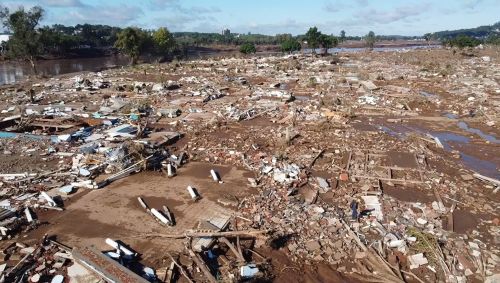 Bairro Passo de Estrela, em Cruzeiro do Sul (RS), ficou arrasado após temporais