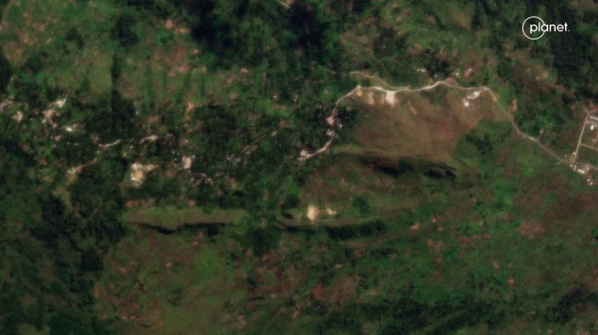 ANTES: Imagens de satélite mostram deslizamento com 2 mil soterrados em Papua-Nova Guiné / 2024 Planet Labs Inc.