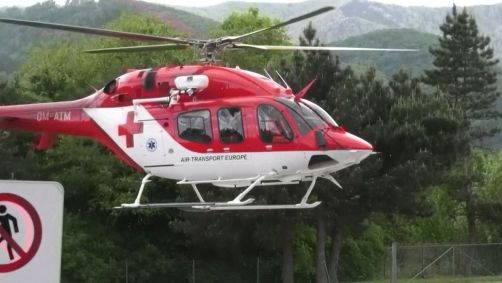 Robert Fico, primeiro-ministro da Eslováquia, foi transportado por helicóptero até hospital após sofrer ataque a tiros