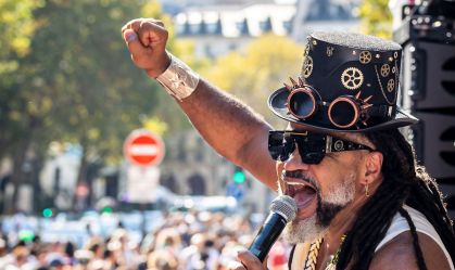 Carlinhos Brown faz show gratuito na avenida Paulista em maio