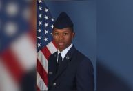 Polícia dos EUA divulga vídeo de aviador negro morto a tiros em apartamento