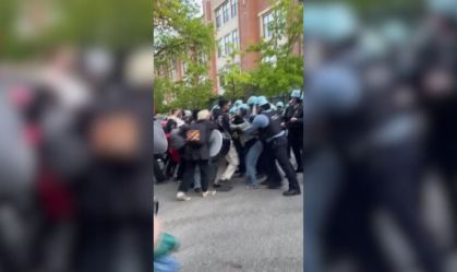 Vídeo: polícia e manifestantes entram em confronto em universidade nos EUA