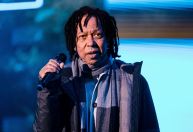 Djavan brinca sobre calor: "Não tem mais um bom lugar para ler um livro"
